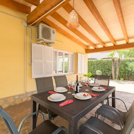 Bona Mar With Pool Holiday home