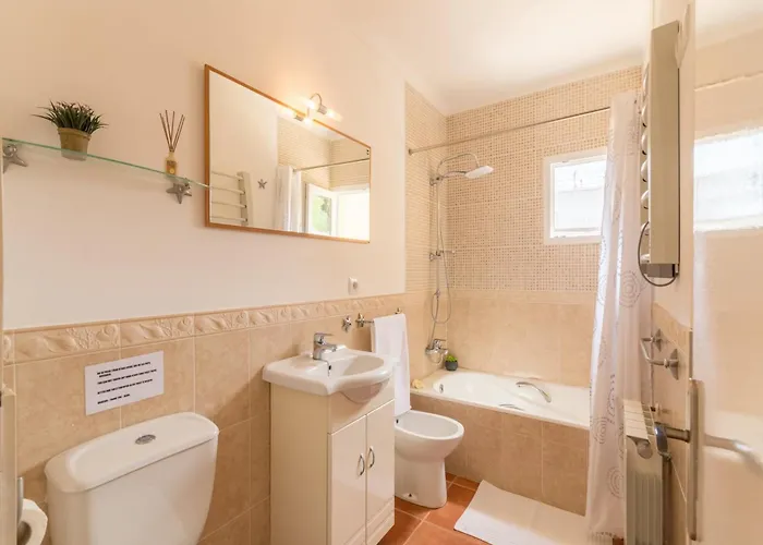 Bona Mar With Pool Hébergement de vacances *