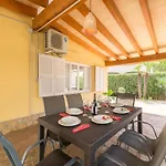 Bona Mar With Pool Holiday home