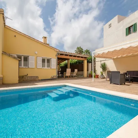 Bona Mar With Pool Hébergement de vacances *